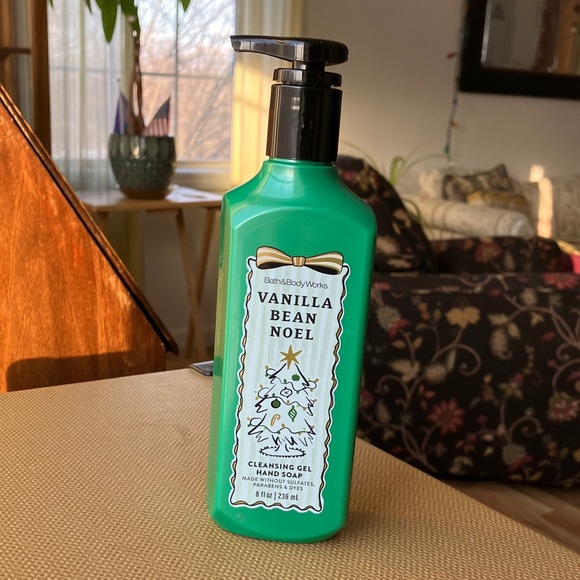 Bath & Body Works Other - BBW Vanilla Bean Noel Cleansing Gel Hand Soap/Vanilla Caramel Sugar Cookies